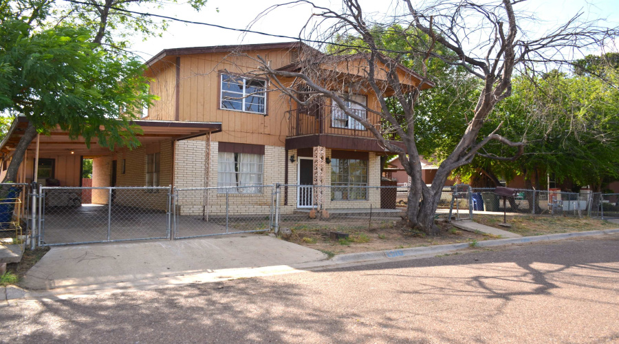 1310 N Tapeyste Ave, Laredo, Texas 78043-3340, 4 Bedrooms Bedrooms, 6 Rooms Rooms,2 BathroomsBathrooms,Residential,For Sale,1310 N Tapeyste Ave,20263713
