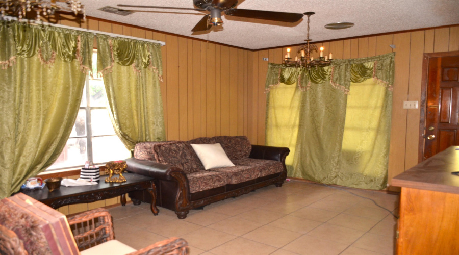 1310 N Tapeyste Ave, Laredo, Texas 78043-3340, 4 Bedrooms Bedrooms, 6 Rooms Rooms,2 BathroomsBathrooms,Residential,For Sale,1310 N Tapeyste Ave,20263713
