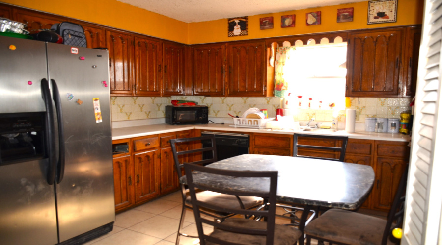 1310 N Tapeyste Ave, Laredo, Texas 78043-3340, 4 Bedrooms Bedrooms, 6 Rooms Rooms,2 BathroomsBathrooms,Residential,For Sale,1310 N Tapeyste Ave,20263713