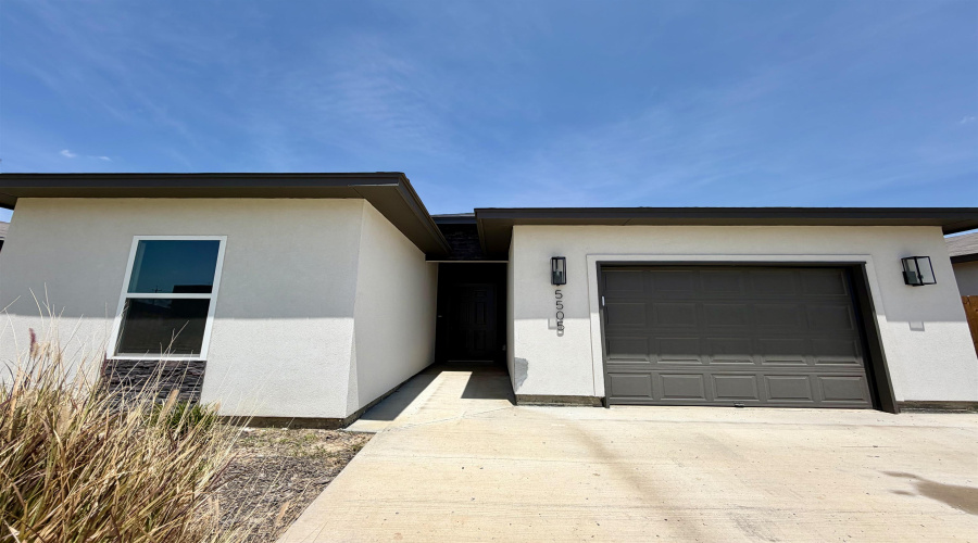5505 Lone Star Loop, Laredo, Texas 78046, 4 Bedrooms Bedrooms, 6 Rooms Rooms,2 BathroomsBathrooms,Residential,For Sale,5505 Lone Star Loop,20263715
