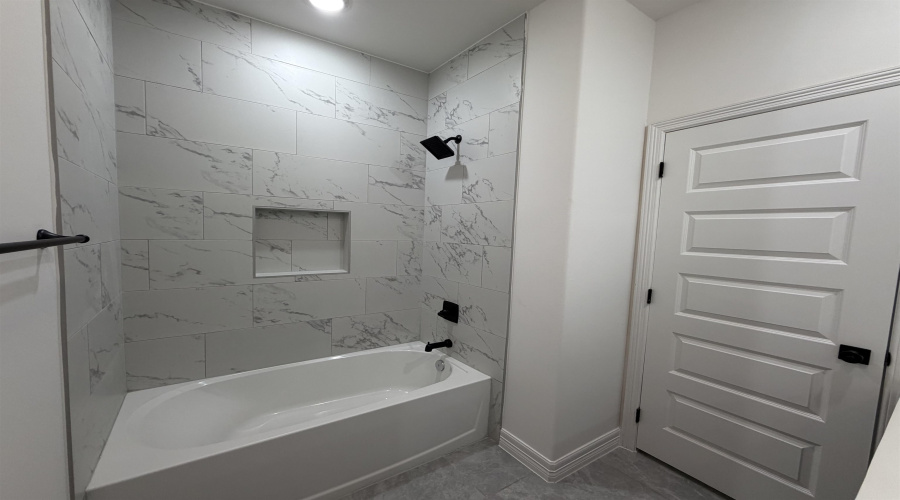 5505 Lone Star Loop, Laredo, Texas 78046, 4 Bedrooms Bedrooms, 6 Rooms Rooms,2 BathroomsBathrooms,Residential,For Sale,5505 Lone Star Loop,20263715