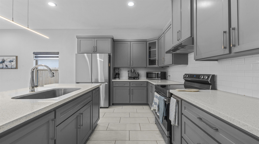 1414 El Caporal Dr., Laredo, Texas 78046, 3 Bedrooms Bedrooms, 5 Rooms Rooms,2 BathroomsBathrooms,Residential,For Sale,1414 El Caporal Dr.,20263716