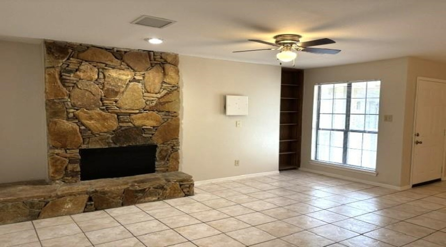200 Martingale Ln, Laredo, Texas 78041, 2 Bedrooms Bedrooms, 4 Rooms Rooms,2 BathroomsBathrooms,Residential,For Rent,200 Martingale Ln,20263718
