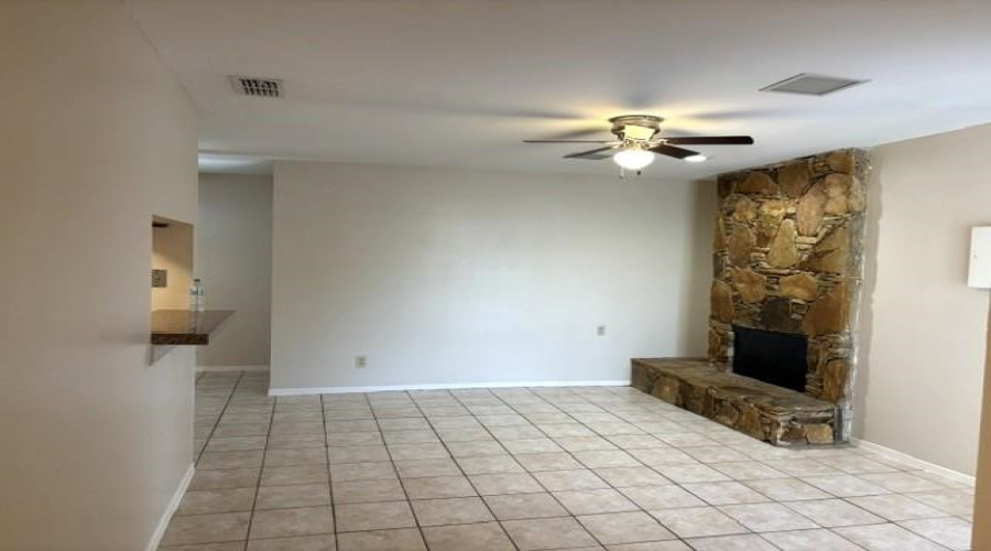 200 Martingale Ln, Laredo, Texas 78041, 2 Bedrooms Bedrooms, 4 Rooms Rooms,2 BathroomsBathrooms,Residential,For Rent,200 Martingale Ln,20263718
