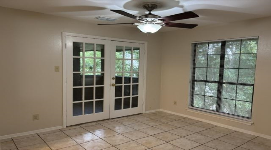 200 Martingale Ln, Laredo, Texas 78041, 2 Bedrooms Bedrooms, 4 Rooms Rooms,2 BathroomsBathrooms,Residential,For Rent,200 Martingale Ln,20263718