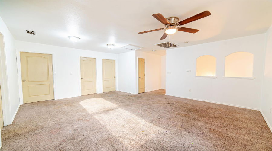 3727 Jose C Santos Dr, Laredo, Texas 78046, 4 Bedrooms Bedrooms, 7 Rooms Rooms,2 BathroomsBathrooms,Residential,For Sale,3727 Jose C Santos Dr,20263719