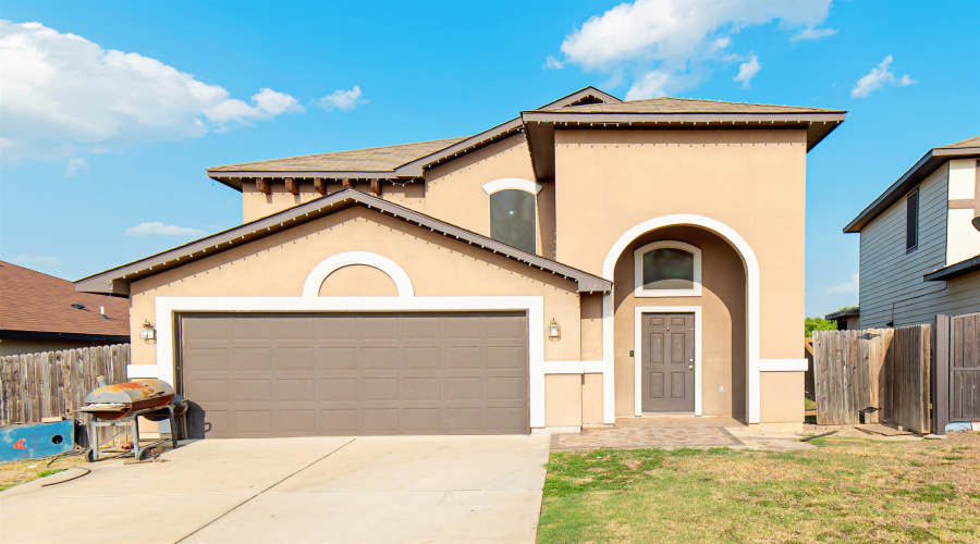 3727 Jose C Santos Dr, Laredo, Texas 78046, 4 Bedrooms Bedrooms, 7 Rooms Rooms,2 BathroomsBathrooms,Residential,For Sale,3727 Jose C Santos Dr,20263719