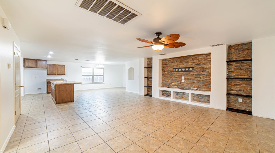3727 Jose C Santos Dr, Laredo, Texas 78046, 4 Bedrooms Bedrooms, 7 Rooms Rooms,2 BathroomsBathrooms,Residential,For Sale,3727 Jose C Santos Dr,20263719