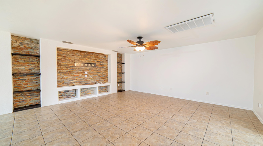 3727 Jose C Santos Dr, Laredo, Texas 78046, 4 Bedrooms Bedrooms, 7 Rooms Rooms,2 BathroomsBathrooms,Residential,For Sale,3727 Jose C Santos Dr,20263719
