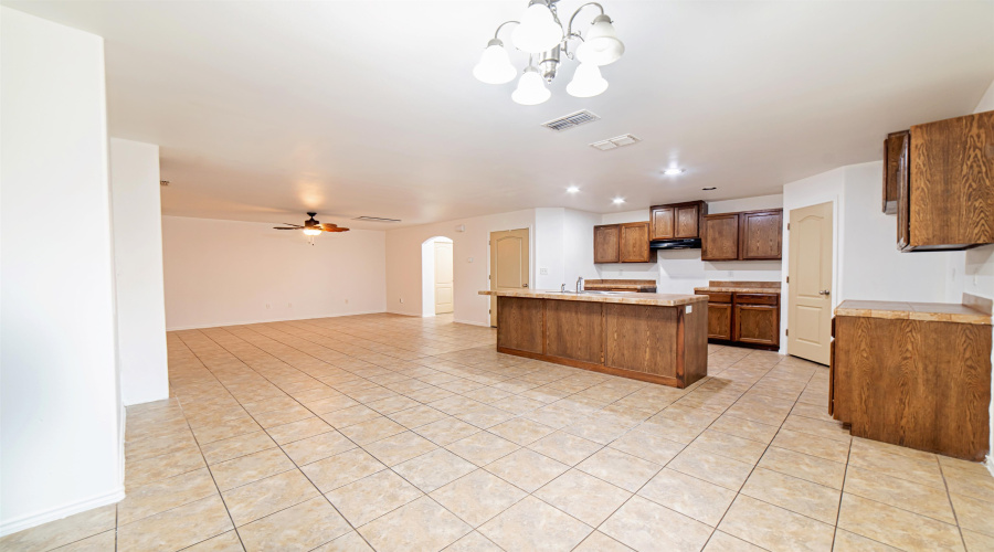 3727 Jose C Santos Dr, Laredo, Texas 78046, 4 Bedrooms Bedrooms, 7 Rooms Rooms,2 BathroomsBathrooms,Residential,For Sale,3727 Jose C Santos Dr,20263719