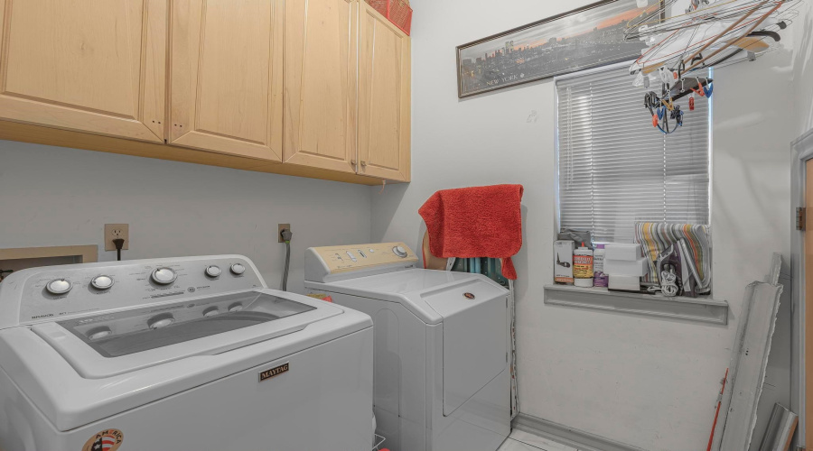 1257 North Oakmont Lp, LAREDO, Texas 78045, 3 Bedrooms Bedrooms, 6 Rooms Rooms,3 BathroomsBathrooms,Residential,For Sale,1257 North Oakmont Lp,20263721