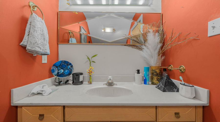 1257 North Oakmont Lp, LAREDO, Texas 78045, 3 Bedrooms Bedrooms, 6 Rooms Rooms,3 BathroomsBathrooms,Residential,For Sale,1257 North Oakmont Lp,20263721