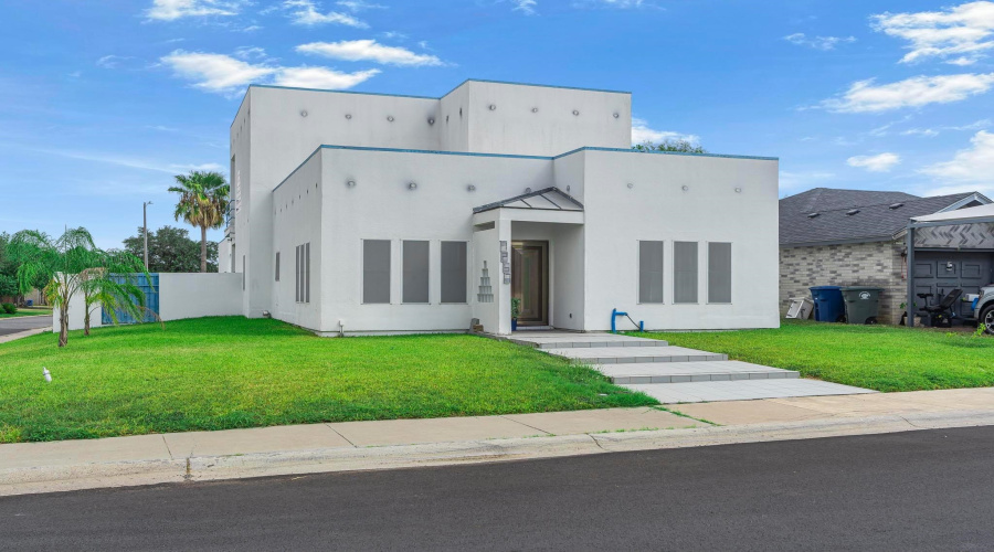 1257 North Oakmont Lp, LAREDO, Texas 78045, 3 Bedrooms Bedrooms, 6 Rooms Rooms,3 BathroomsBathrooms,Residential,For Sale,1257 North Oakmont Lp,20263721