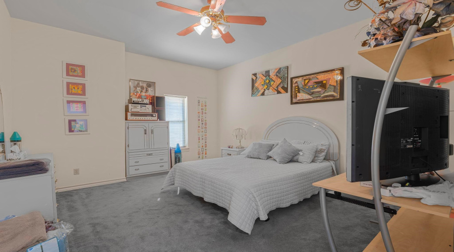 1257 North Oakmont Lp, LAREDO, Texas 78045, 3 Bedrooms Bedrooms, 6 Rooms Rooms,3 BathroomsBathrooms,Residential,For Sale,1257 North Oakmont Lp,20263721