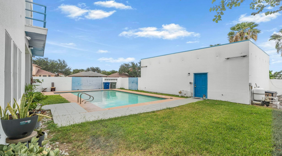 1257 North Oakmont Lp, LAREDO, Texas 78045, 3 Bedrooms Bedrooms, 6 Rooms Rooms,3 BathroomsBathrooms,Residential,For Sale,1257 North Oakmont Lp,20263721