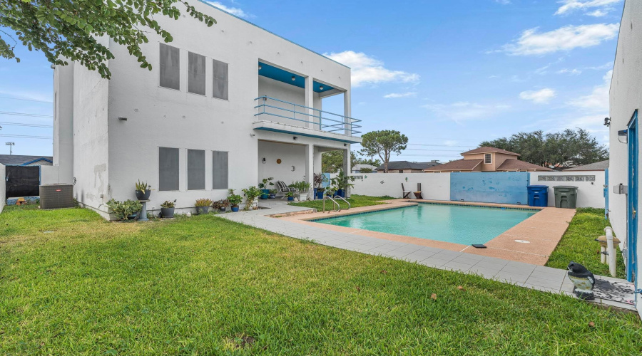 1257 North Oakmont Lp, LAREDO, Texas 78045, 3 Bedrooms Bedrooms, 6 Rooms Rooms,3 BathroomsBathrooms,Residential,For Sale,1257 North Oakmont Lp,20263721