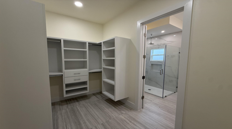 1507 Ocio Dr., Laredo, Texas 78045, 4 Bedrooms Bedrooms, 7 Rooms Rooms,4 BathroomsBathrooms,Residential,For Sale,1507 Ocio Dr.,20263722