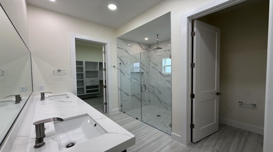 1507 Ocio Dr., Laredo, Texas 78045, 4 Bedrooms Bedrooms, 7 Rooms Rooms,4 BathroomsBathrooms,Residential,For Sale,1507 Ocio Dr.,20263722