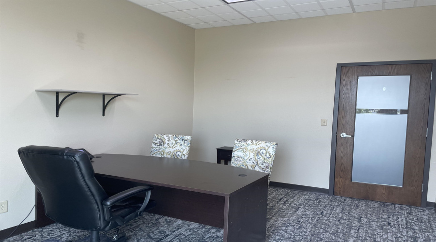 216 W Village Blvd, Laredo, Texas 78046, 6 Rooms Rooms,2 BathroomsBathrooms,Commercial retail/office,For Rent,216 W Village Blvd,20263723