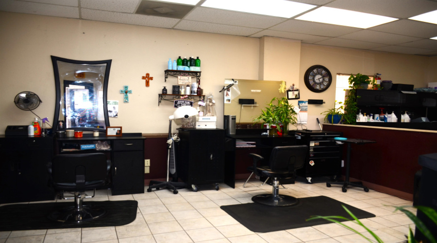 220 W Hillside Rd, Laredo, Texas 78041, 1 Room Rooms,3 BathroomsBathrooms,Commercial retail/office,For Sale,220 W Hillside Rd,20263740