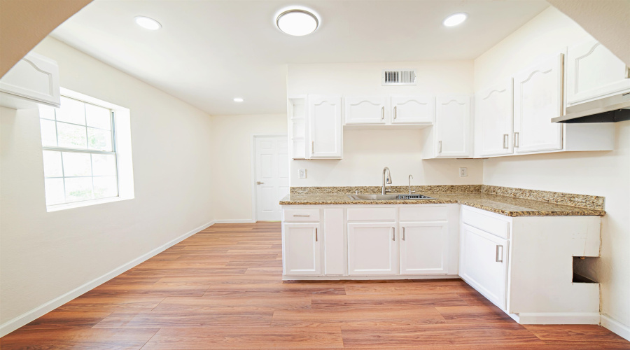 2218 Burnside St, Laredo, Texas 78040, ,Multi-family,For Sale,2218 Burnside St,20263739