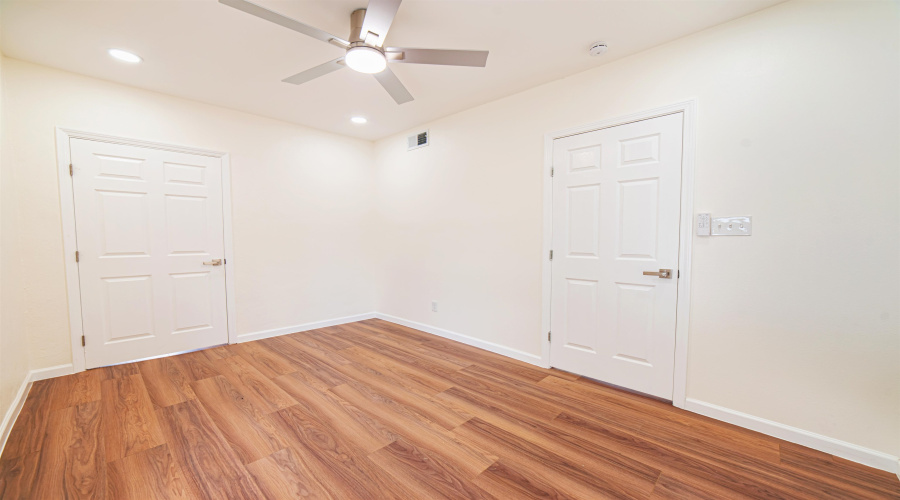 2218 Burnside St, Laredo, Texas 78040, ,Multi-family,For Sale,2218 Burnside St,20263739