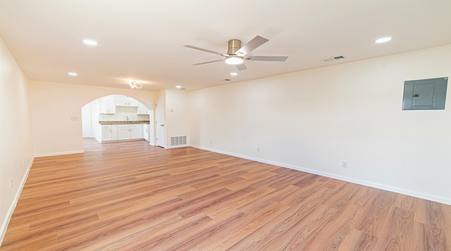 2218 Burnside St, Laredo, Texas 78040, ,Multi-family,For Sale,2218 Burnside St,20263739