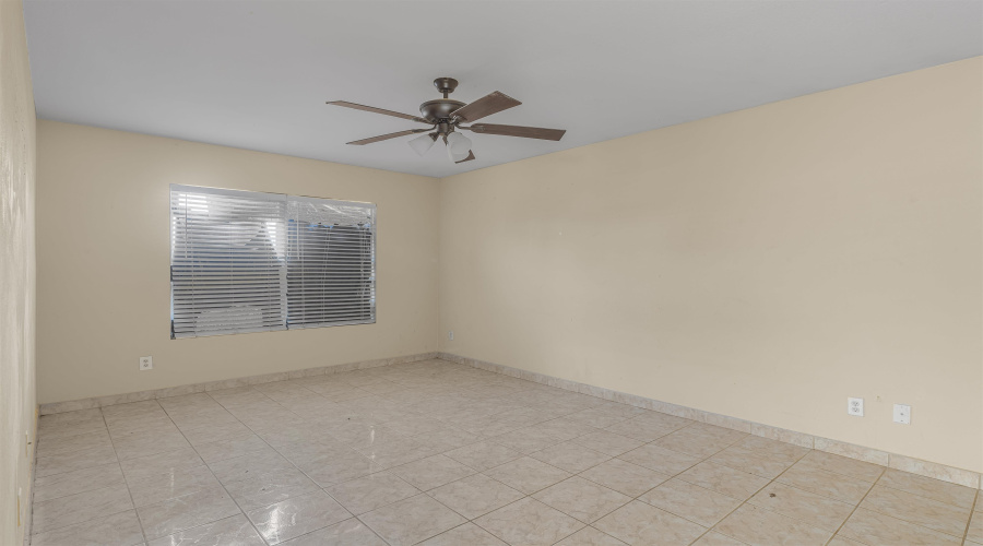 3243 Saint Kathryn Lp, Laredo, Texas 78046, 3 Bedrooms Bedrooms, 5 Rooms Rooms,2 BathroomsBathrooms,Residential,For Sale,3243 Saint Kathryn Lp,20263724