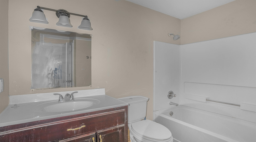 3243 Saint Kathryn Lp, Laredo, Texas 78046, 3 Bedrooms Bedrooms, 5 Rooms Rooms,2 BathroomsBathrooms,Residential,For Sale,3243 Saint Kathryn Lp,20263724
