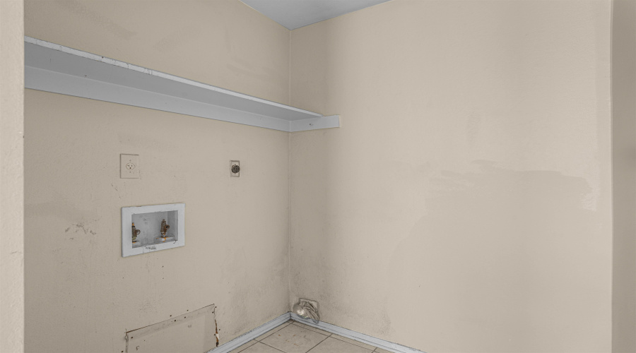 3243 Saint Kathryn Lp, Laredo, Texas 78046, 3 Bedrooms Bedrooms, 5 Rooms Rooms,2 BathroomsBathrooms,Residential,For Sale,3243 Saint Kathryn Lp,20263724