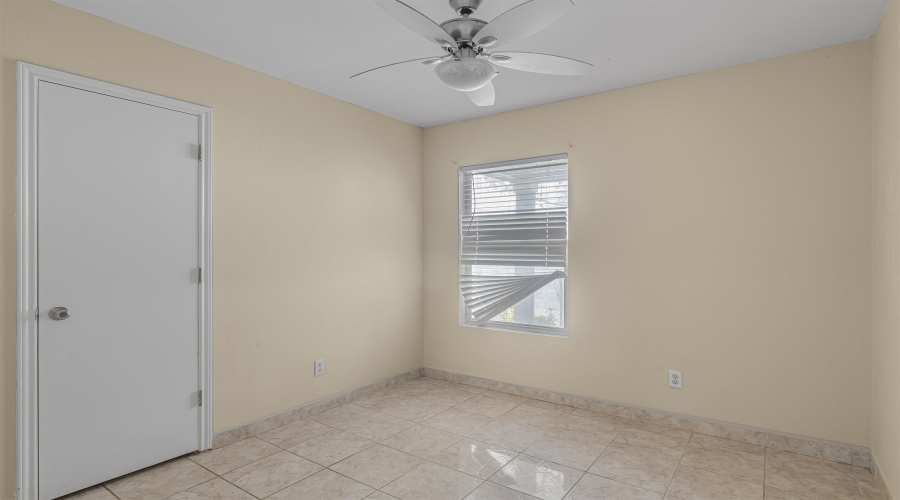 3243 Saint Kathryn Lp, Laredo, Texas 78046, 3 Bedrooms Bedrooms, 5 Rooms Rooms,2 BathroomsBathrooms,Residential,For Sale,3243 Saint Kathryn Lp,20263724
