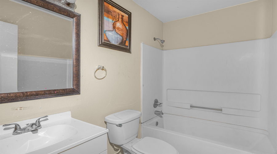 3243 Saint Kathryn Lp, Laredo, Texas 78046, 3 Bedrooms Bedrooms, 5 Rooms Rooms,2 BathroomsBathrooms,Residential,For Sale,3243 Saint Kathryn Lp,20263724