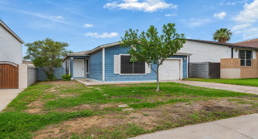 3243 Saint Kathryn Lp, Laredo, Texas 78046, 3 Bedrooms Bedrooms, 5 Rooms Rooms,2 BathroomsBathrooms,Residential,For Sale,3243 Saint Kathryn Lp,20263724