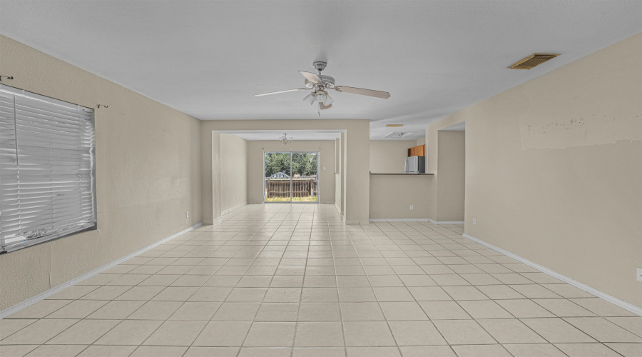 3243 Saint Kathryn Lp, Laredo, Texas 78046, 3 Bedrooms Bedrooms, 5 Rooms Rooms,2 BathroomsBathrooms,Residential,For Sale,3243 Saint Kathryn Lp,20263724