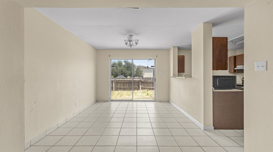 3243 Saint Kathryn Lp, Laredo, Texas 78046, 3 Bedrooms Bedrooms, 5 Rooms Rooms,2 BathroomsBathrooms,Residential,For Sale,3243 Saint Kathryn Lp,20263724
