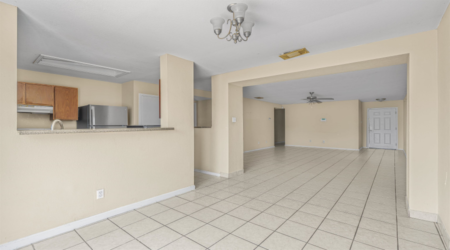 3243 Saint Kathryn Lp, Laredo, Texas 78046, 3 Bedrooms Bedrooms, 5 Rooms Rooms,2 BathroomsBathrooms,Residential,For Sale,3243 Saint Kathryn Lp,20263724
