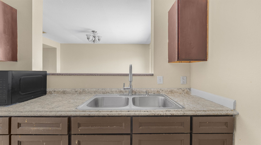 3243 Saint Kathryn Lp, Laredo, Texas 78046, 3 Bedrooms Bedrooms, 5 Rooms Rooms,2 BathroomsBathrooms,Residential,For Sale,3243 Saint Kathryn Lp,20263724