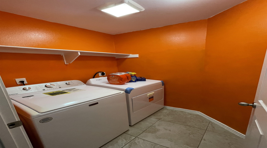 2038 Port Miami St, Laredo, Texas 78045, 3 Bedrooms Bedrooms, 5 Rooms Rooms,2 BathroomsBathrooms,Residential,For Sale,2038 Port Miami St,20263725