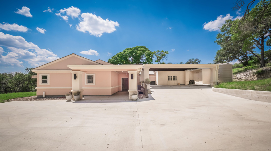 320 Upper Cibolo Creek Rd., Boerne, Texas 78006, 4 Bedrooms Bedrooms, 9 Rooms Rooms,5 BathroomsBathrooms,Residential,For Sale,320 Upper Cibolo Creek Rd.,20263728