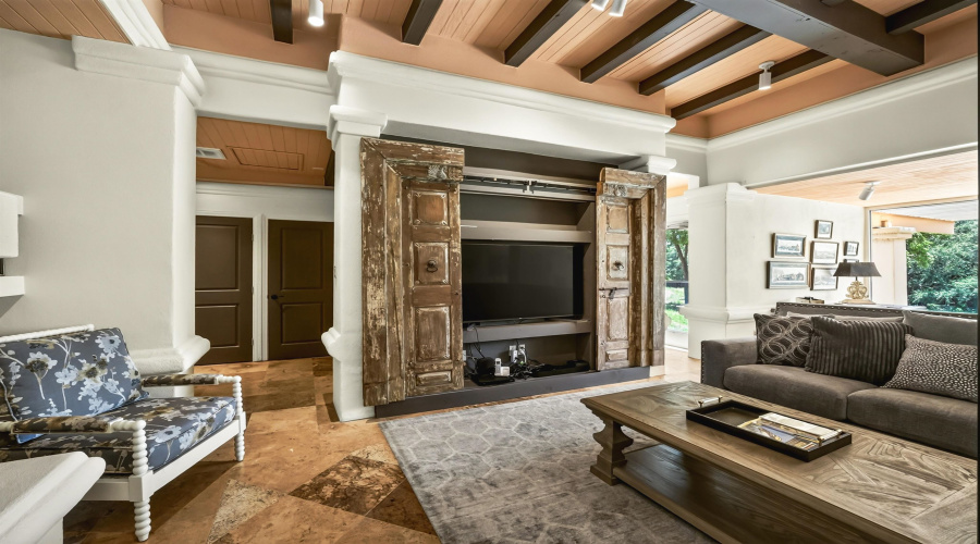 320 Upper Cibolo Creek Rd., Boerne, Texas 78006, 4 Bedrooms Bedrooms, 9 Rooms Rooms,5 BathroomsBathrooms,Residential,For Sale,320 Upper Cibolo Creek Rd.,20263728