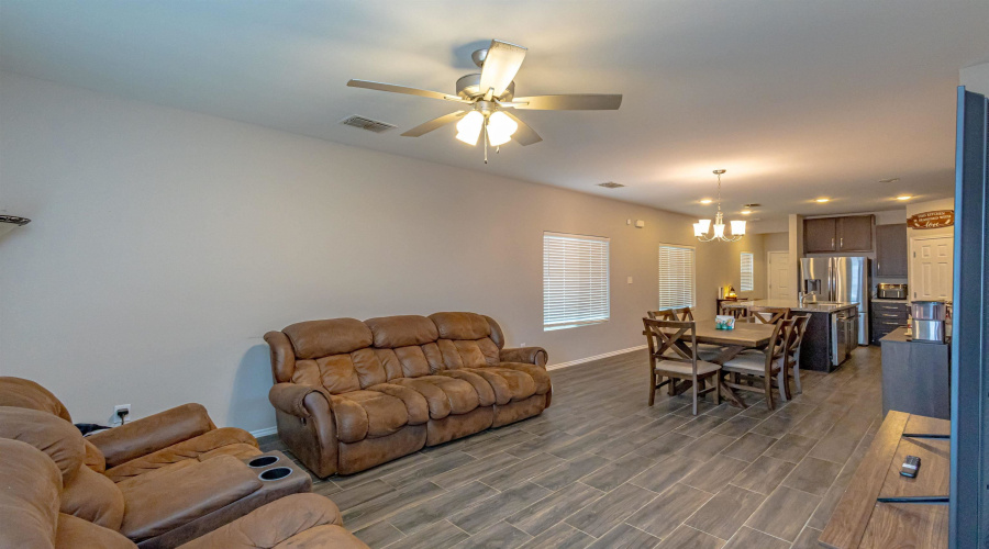 5414 St. Francis, Laredo, Texas 78046, 4 Bedrooms Bedrooms, 6 Rooms Rooms,2 BathroomsBathrooms,Residential,For Rent,5414 St. Francis,20263729