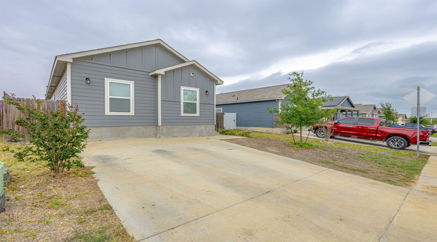 5414 St. Francis, Laredo, Texas 78046, 4 Bedrooms Bedrooms, 6 Rooms Rooms,2 BathroomsBathrooms,Residential,For Rent,5414 St. Francis,20263729