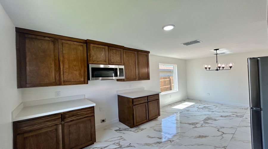 1628 Bilbao Dr., Laredo, Texas 78046, 3 Bedrooms Bedrooms, 5 Rooms Rooms,2 BathroomsBathrooms,Residential,For Rent,1628 Bilbao Dr.,20263732