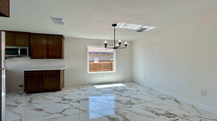 1628 Bilbao Dr., Laredo, Texas 78046, 3 Bedrooms Bedrooms, 5 Rooms Rooms,2 BathroomsBathrooms,Residential,For Rent,1628 Bilbao Dr.,20263732