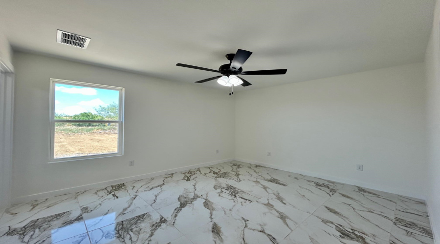 1628 Bilbao Dr., Laredo, Texas 78046, 3 Bedrooms Bedrooms, 5 Rooms Rooms,2 BathroomsBathrooms,Residential,For Rent,1628 Bilbao Dr.,20263732