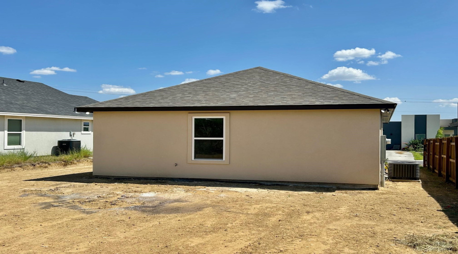1628 Bilbao Dr., Laredo, Texas 78046, 3 Bedrooms Bedrooms, 5 Rooms Rooms,2 BathroomsBathrooms,Residential,For Rent,1628 Bilbao Dr.,20263732