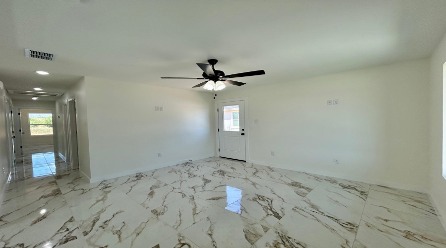 1628 Bilbao Dr., Laredo, Texas 78046, 3 Bedrooms Bedrooms, 5 Rooms Rooms,2 BathroomsBathrooms,Residential,For Rent,1628 Bilbao Dr.,20263732