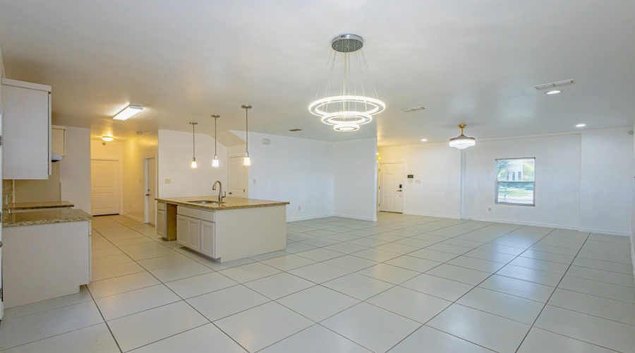 216 John Irving Dr., Laredo, Texas 78041, 3 Bedrooms Bedrooms, 7 Rooms Rooms,2 BathroomsBathrooms,Residential,For Sale,216 John Irving Dr.,20263733