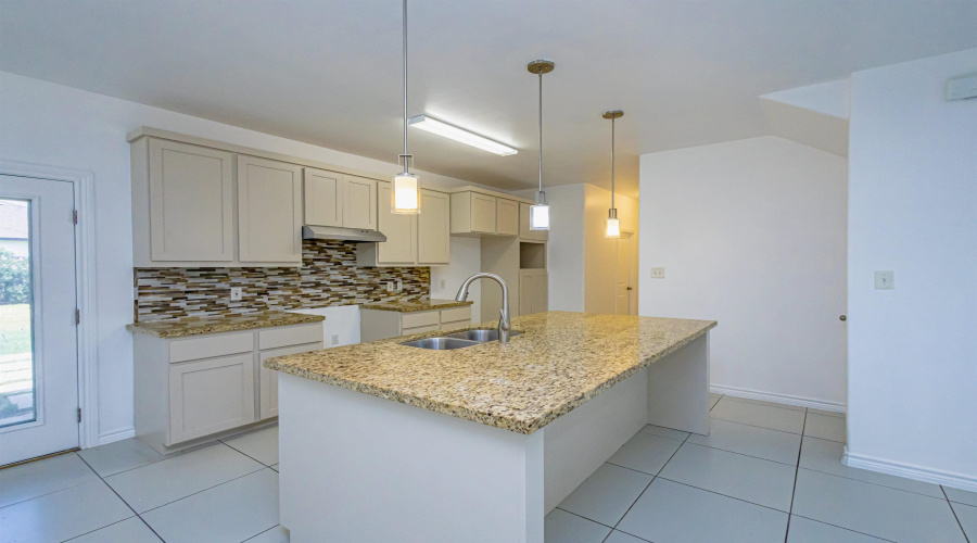 216 John Irving Dr., Laredo, Texas 78041, 3 Bedrooms Bedrooms, 7 Rooms Rooms,2 BathroomsBathrooms,Residential,For Sale,216 John Irving Dr.,20263733