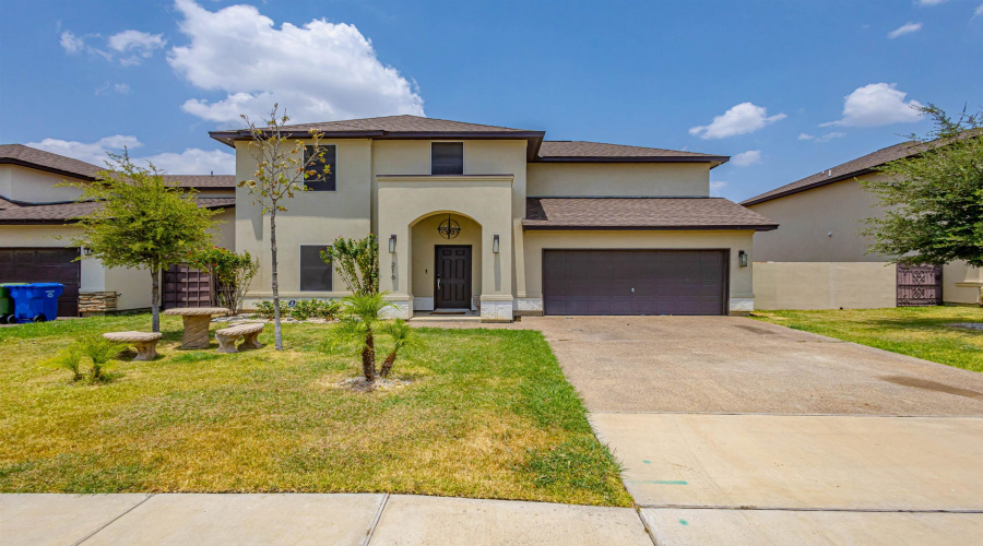 216 John Irving Dr., Laredo, Texas 78041, 3 Bedrooms Bedrooms, 7 Rooms Rooms,2 BathroomsBathrooms,Residential,For Sale,216 John Irving Dr.,20263733